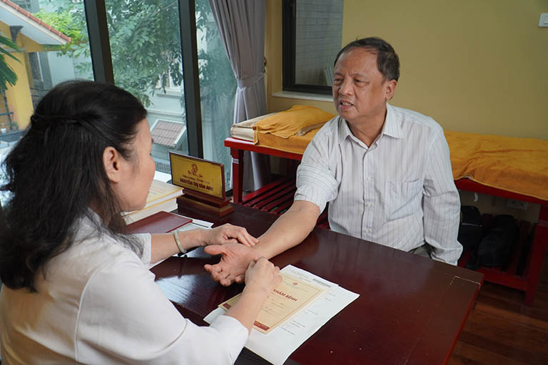 TS.BS Nguyễn Thị Vân Anh – Người có hơn 30 năm kinh nghiệm điều trị dạ dày