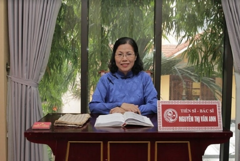 Tiến sĩ, bác sĩ Nguyễn Thị Vân Anh là một chuyên gia có hơn 40 năm chữa trị các bệnh dạ dày