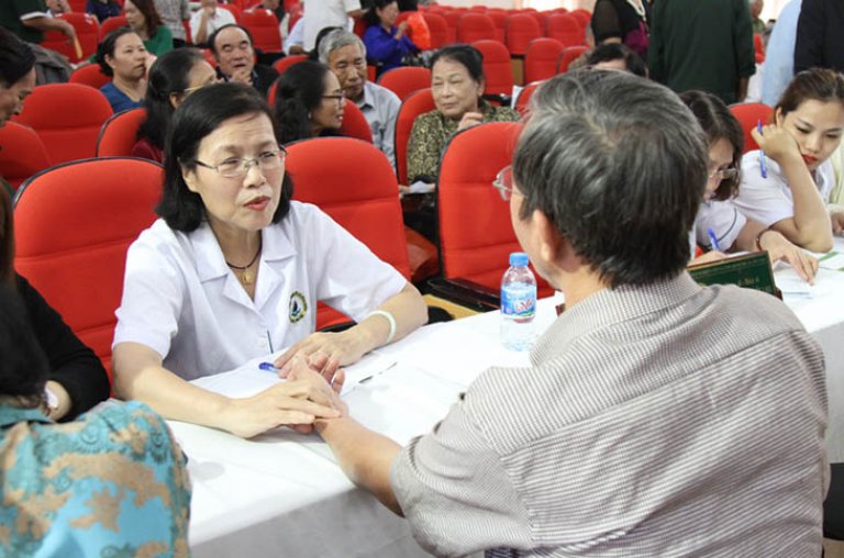 TS.BS Nguyễn Thị Vân Anh đưa ra lời khuyên cho người bệnh viêm loét HP dạ dày