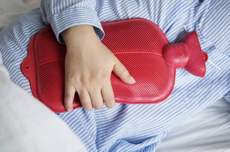 Chườm ấm có thể cải thiện các cơn đau dạ dày