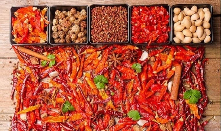 Đau dạ dày nên kiêng ăn thực phẩm cay nóng